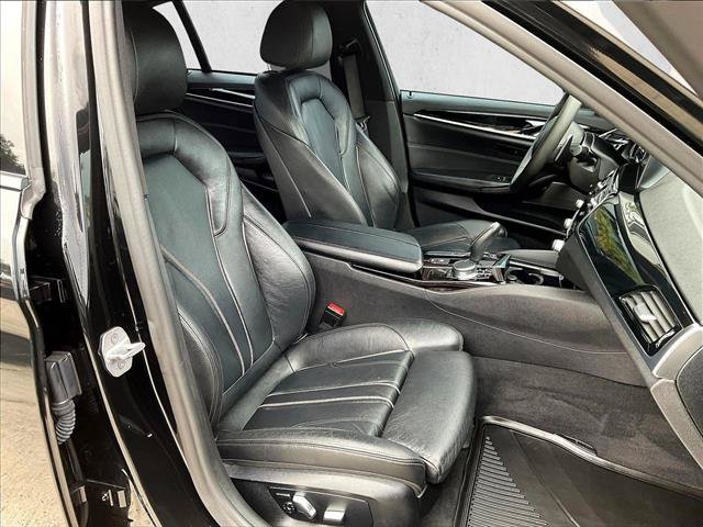 Used 2018 BMW 540i w/ M Sport Package RWD image 7