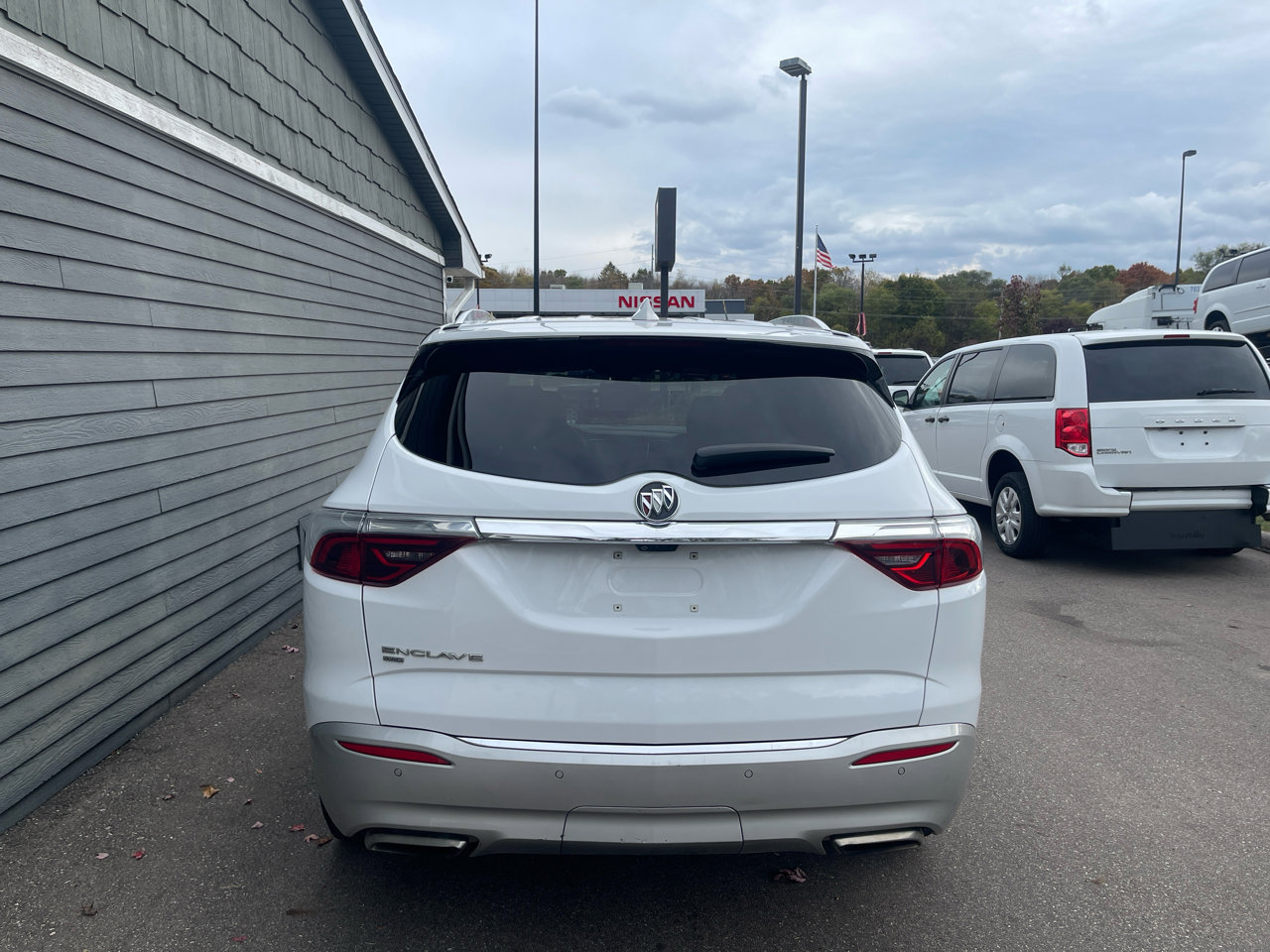 Used 2022 Buick Enclave Premium image 8