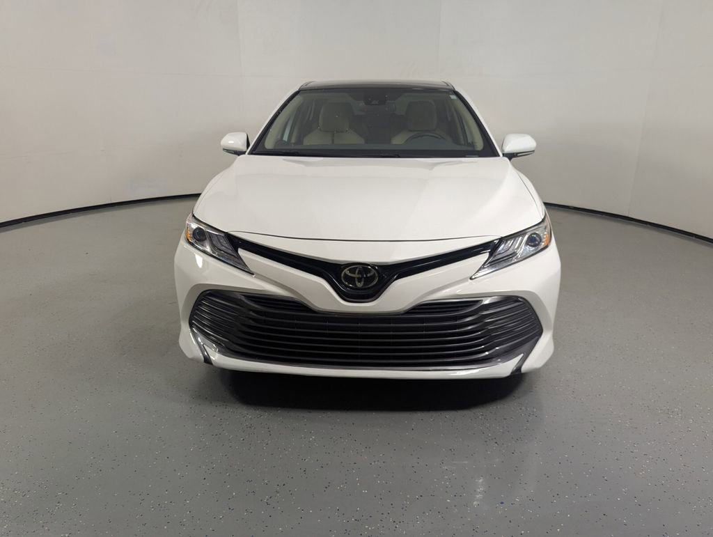 Used 2020 Toyota Camry XLE FWD image 2