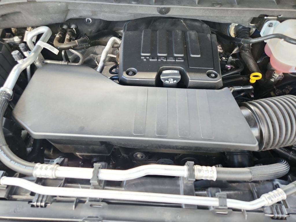 Used 2024 Chevrolet Silverado 1500 LT AWD/4WD image 18