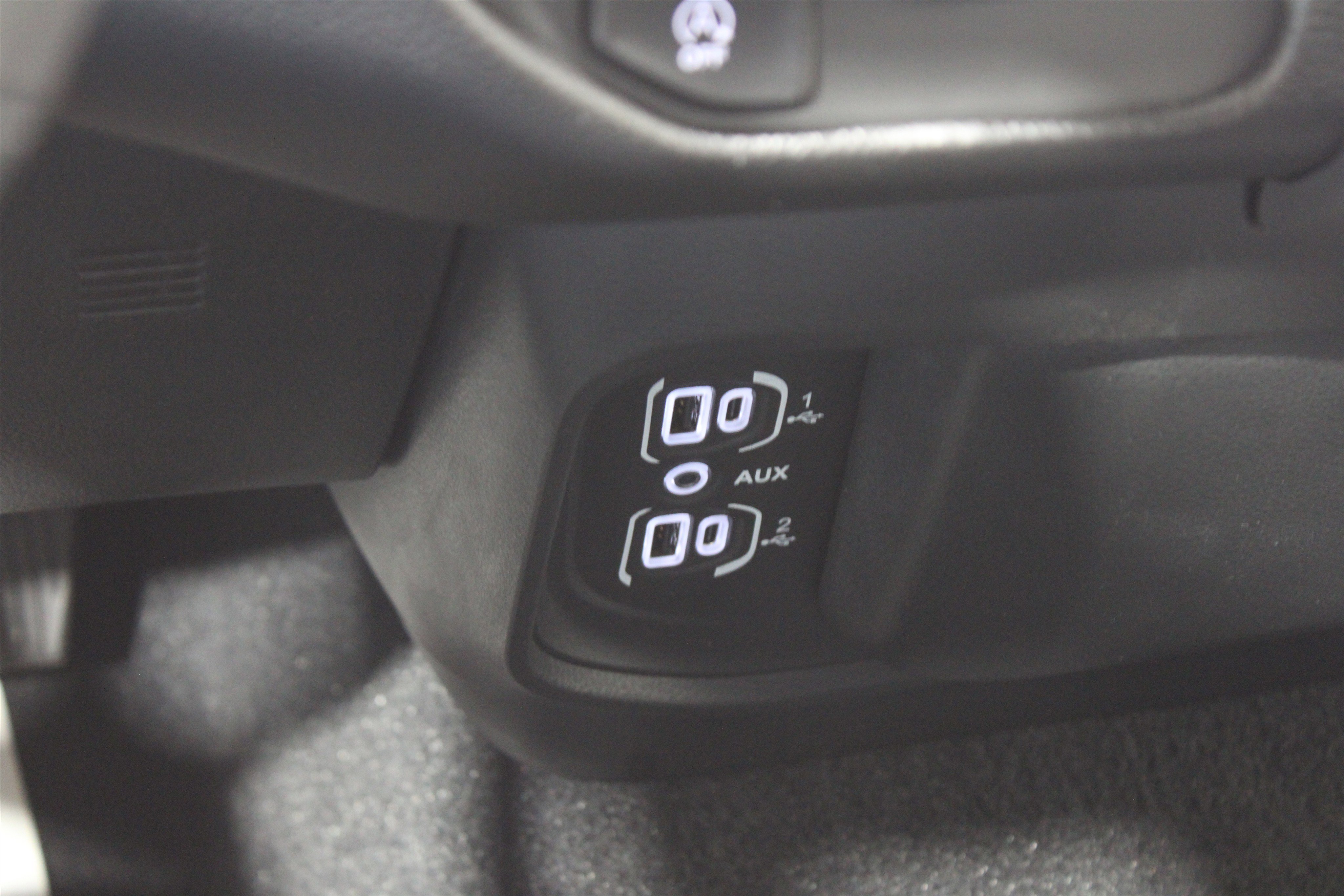 Used 2025 RAM 1500 Laramie image 22