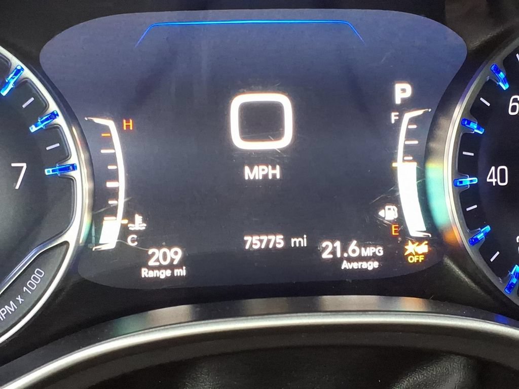 Used 2024 Chrysler Pacifica Touring-L FWD image 19