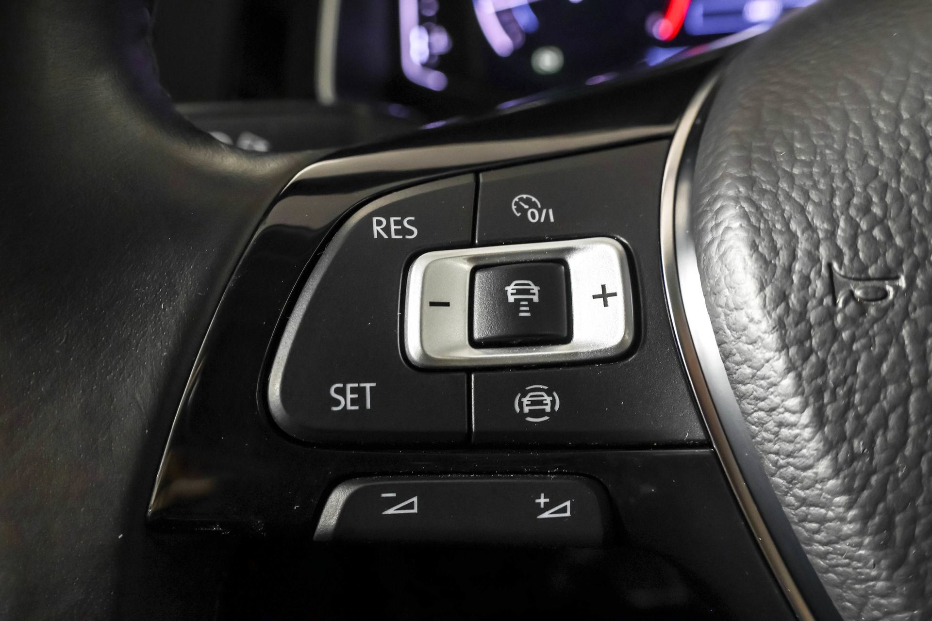 Used 2019 Volkswagen Jetta SEL w/ Cold Weather Package FWD image 26