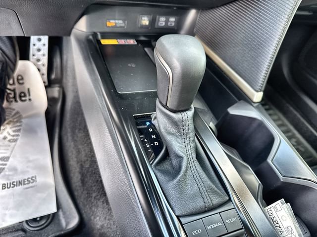 Used 2025 Toyota Camry SE image 28