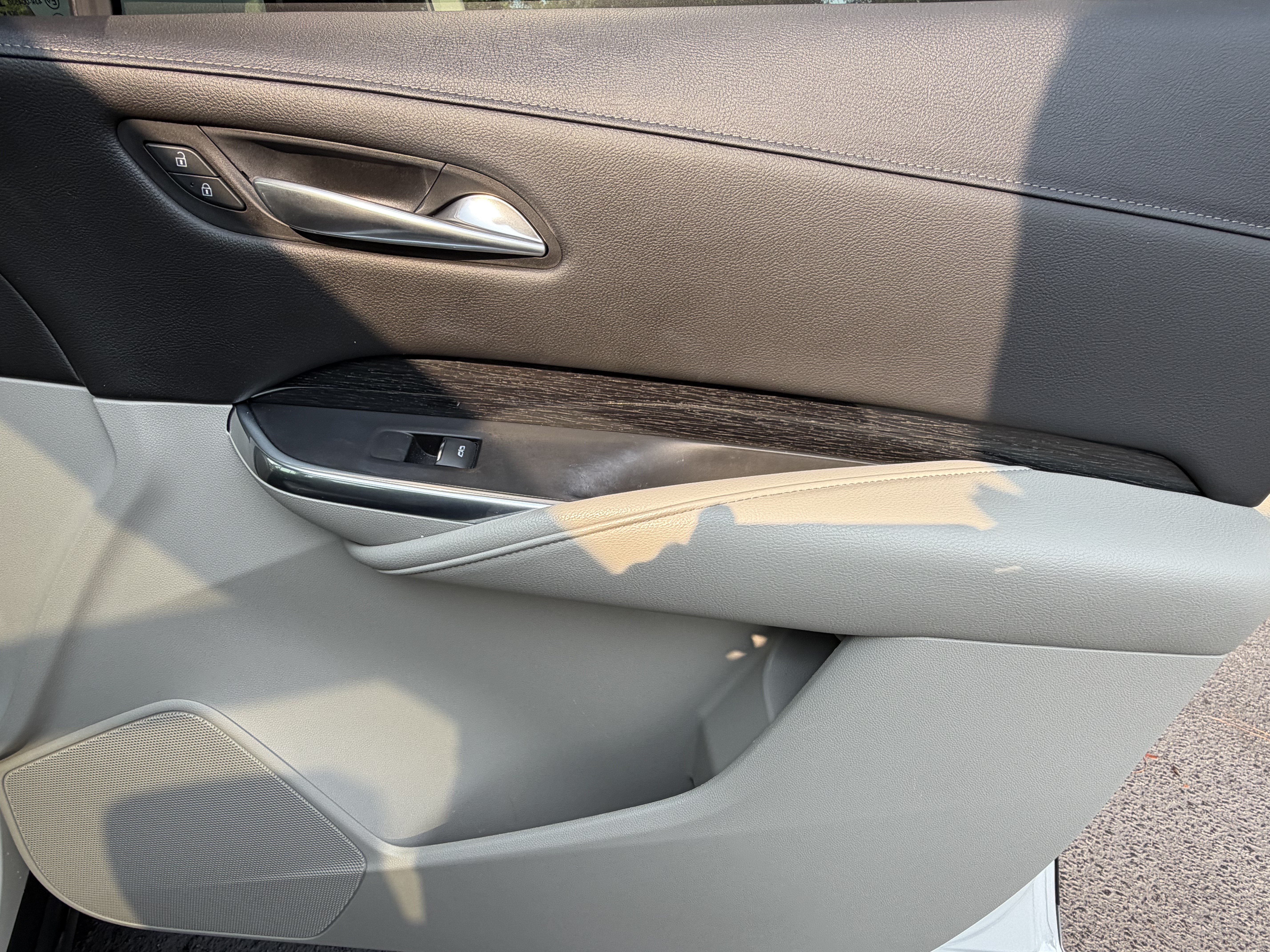 Used 2021 Cadillac XT4 Premium Luxury FWD image 42