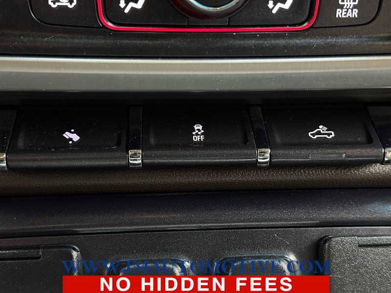 Used 2015 GMC Sierra 1500 SLT w/ SLT Crew Cab Value Package image 32