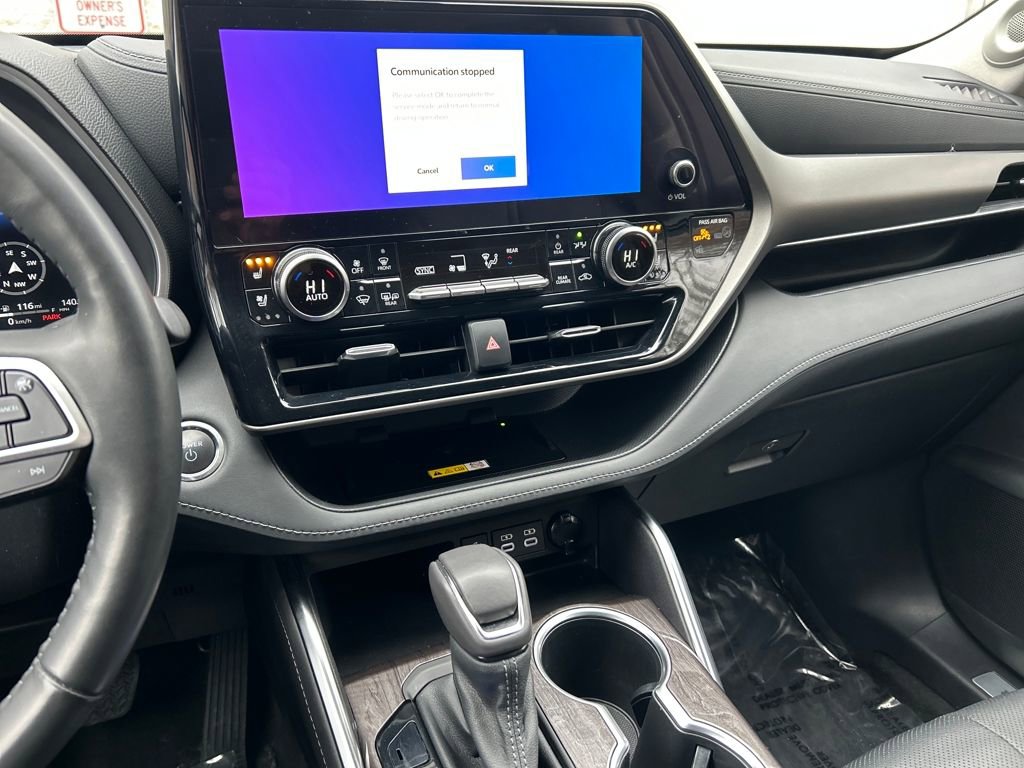 Used 2023 Toyota Highlander Limited image 11