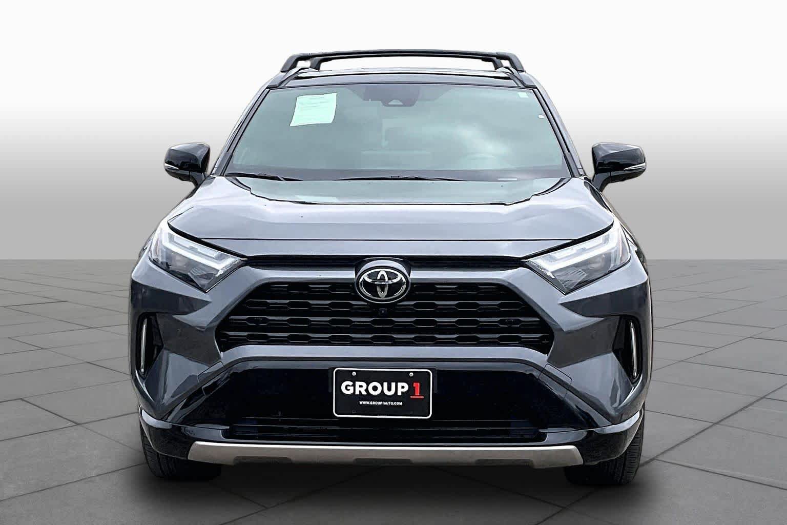 Used 2025 Toyota RAV4 XSE AWD/4WD image 4