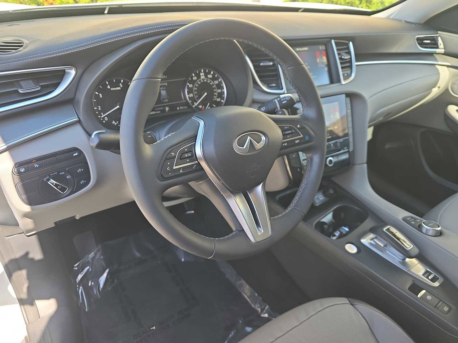 Used 2023 INFINITI QX50 Luxe FWD image 24