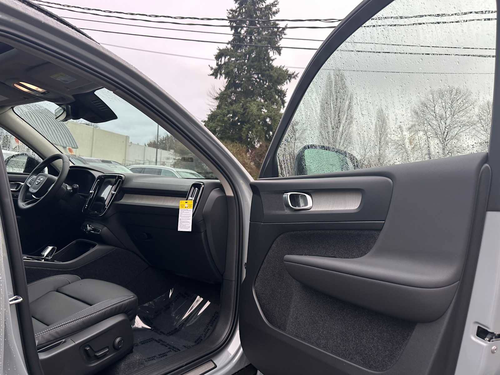 New 2026 Volvo XC40 B5 Plus w/ Protection Package Premier image 11