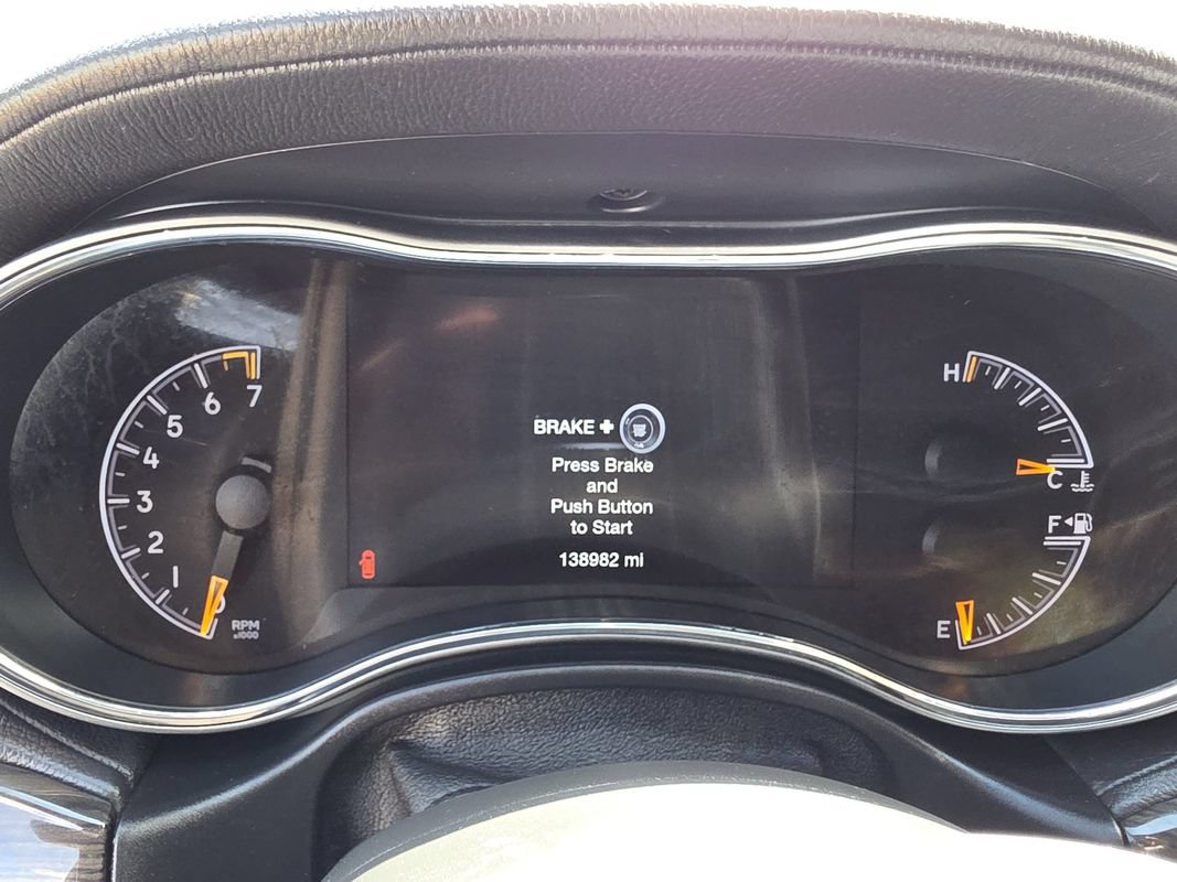 Used 2018 Jeep Grand Cherokee Overland AWD/4WD image 34