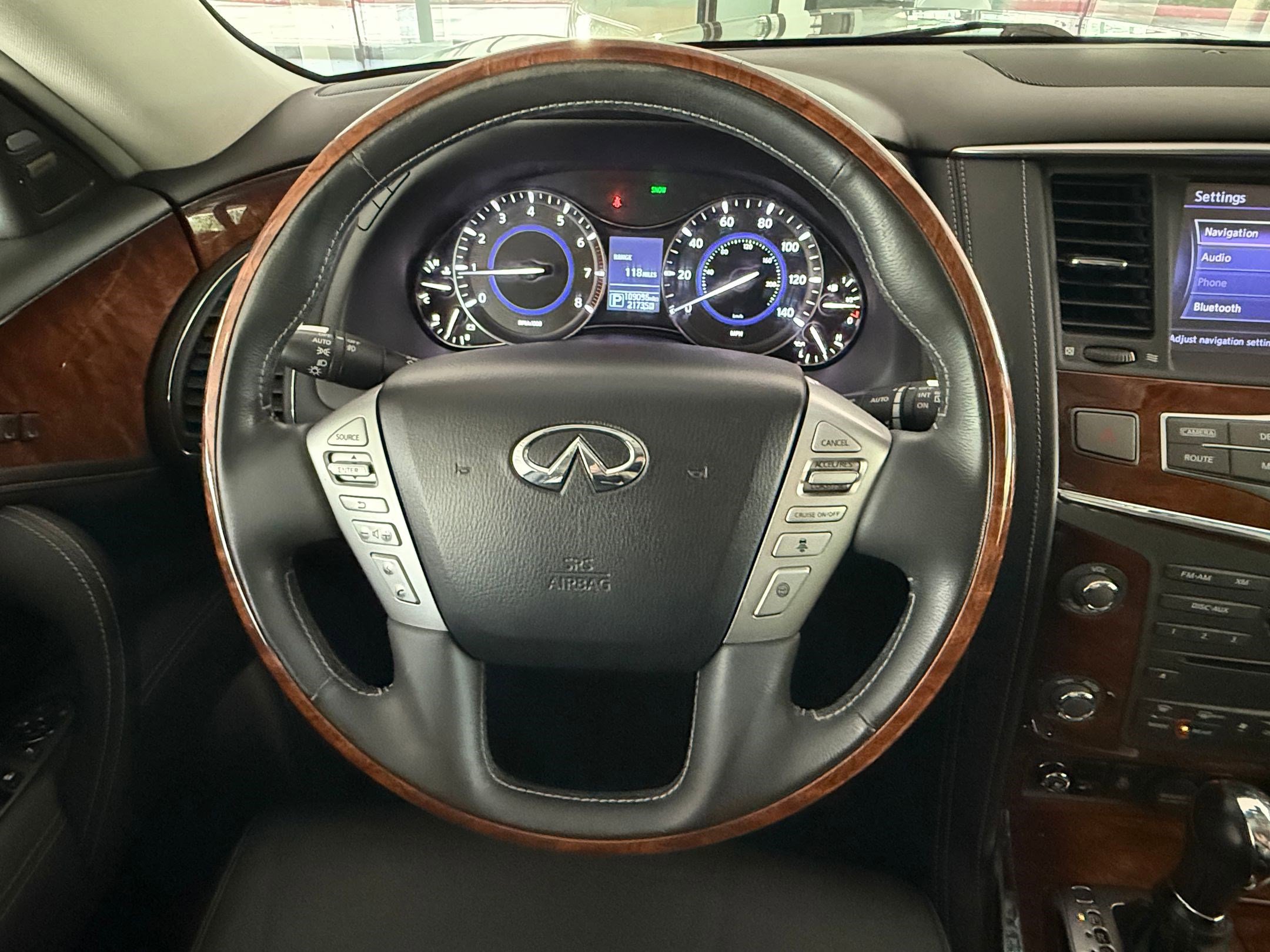 Used 2015 INFINITI QX80 2WD w/ Deluxe Technology Package image 16