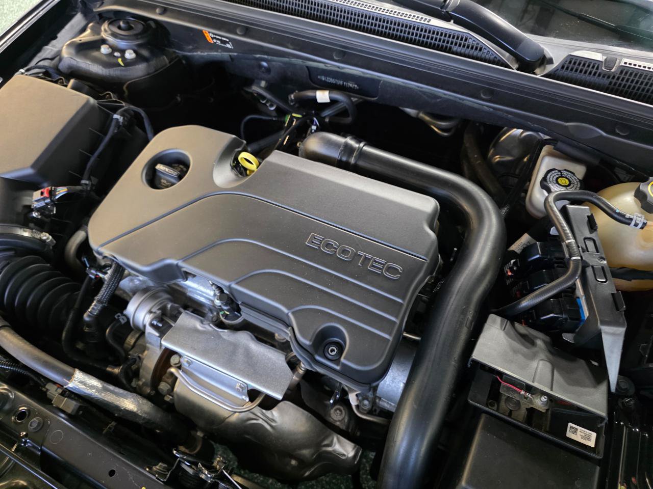 Used 2022 Chevrolet Malibu LT FWD image 36