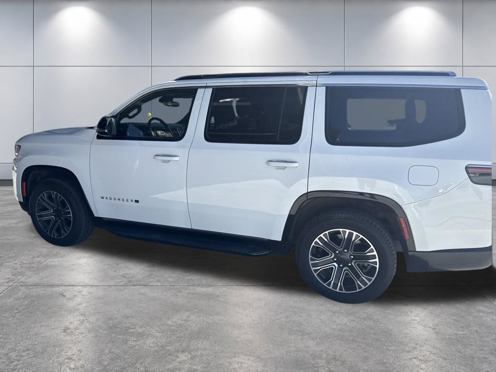 Used 2023 Jeep Wagoneer 4WD w/ Premium Group I image 7