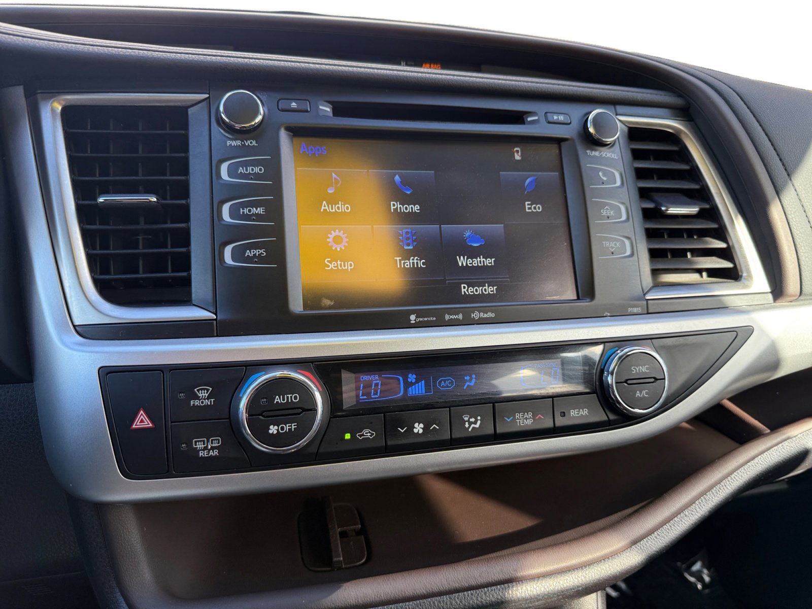 Used 2019 Toyota Highlander AWD V6 image 12