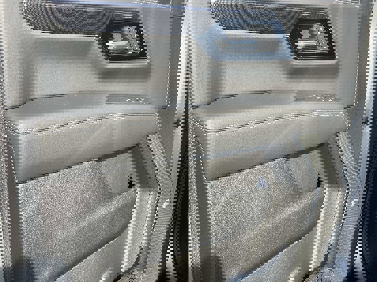 New 2026 GMC Yukon XL Elevation image 19