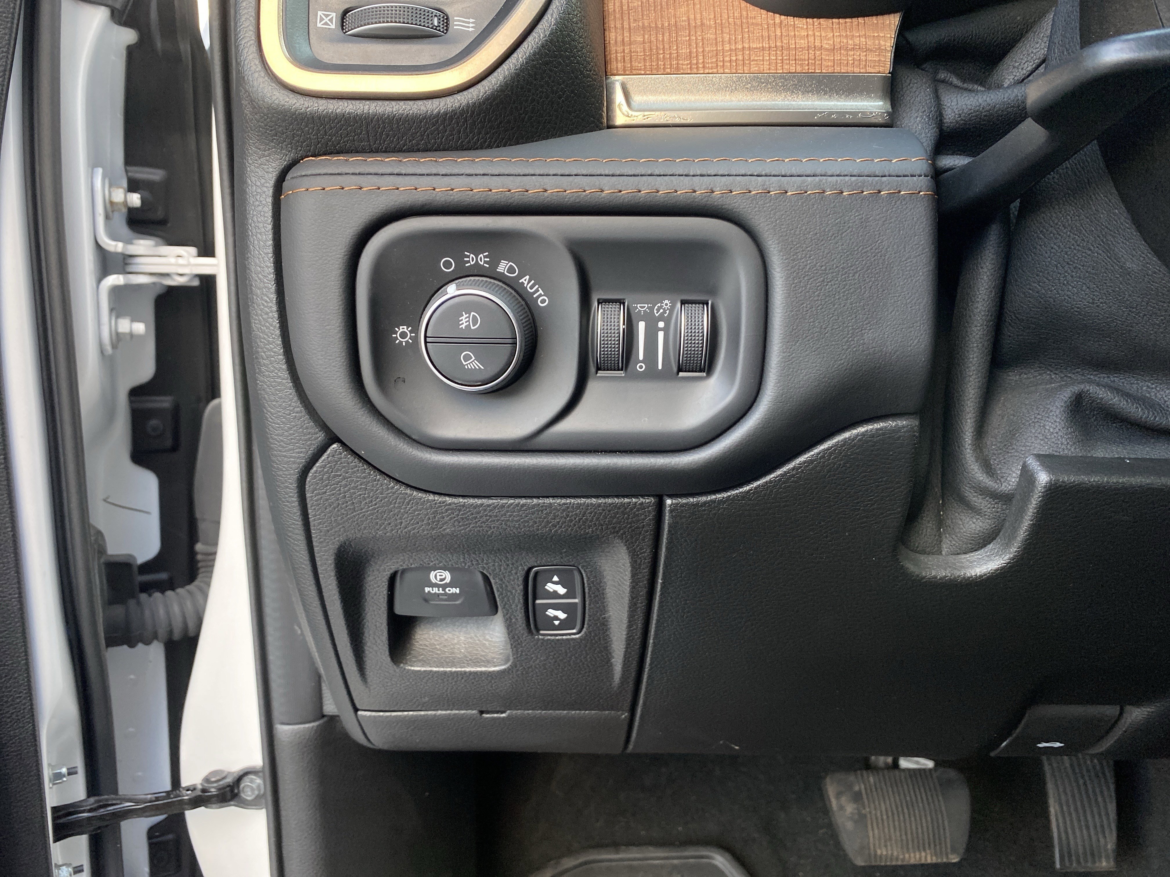 Used 2021 RAM 1500 Limited image 27