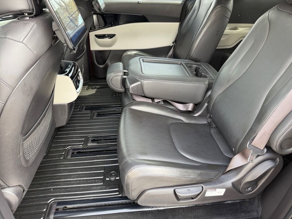 Used 2022 Kia Carnival SX image 12