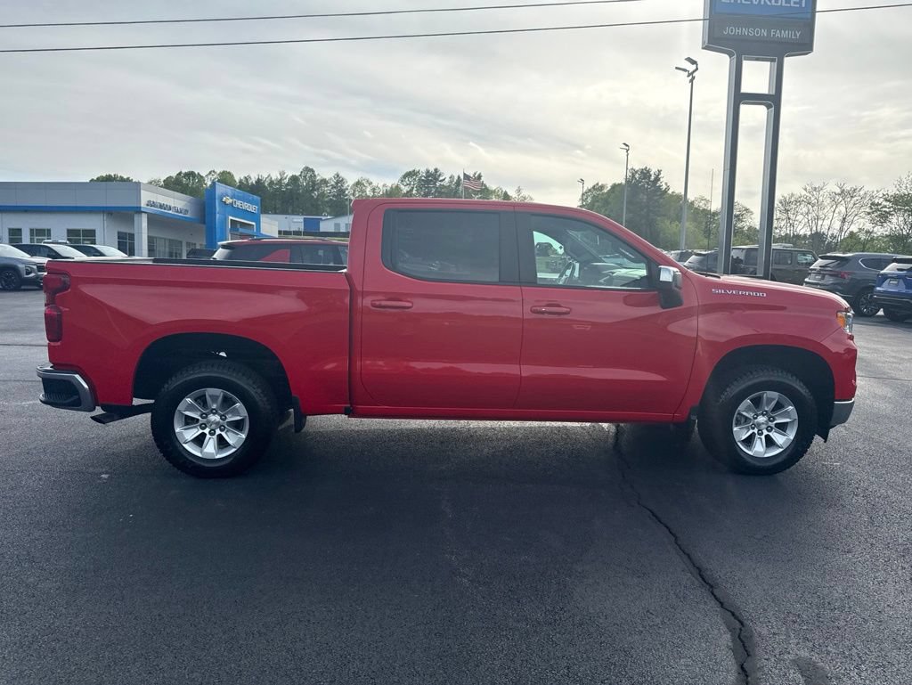 Used 2025 Chevrolet Silverado 1500 LT AWD/4WD image 11