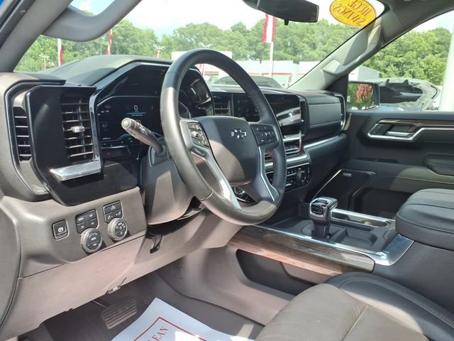 Used 2025 Chevrolet Silverado 1500 LT Trail Boss w/ Convenience Package II AWD/4WD image 16