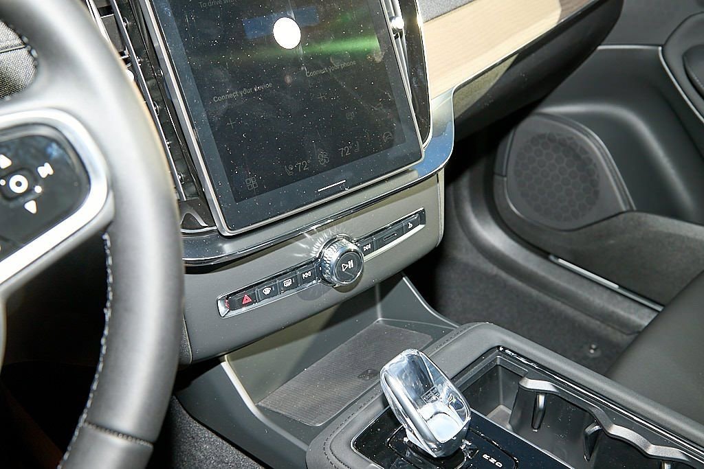 New 2026 Volvo XC90 B6 Plus w/ Protection Package image 14