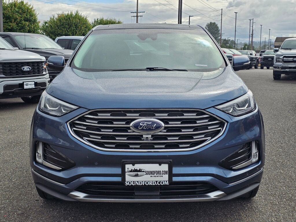 Certified 2019 Ford Edge Titanium w/ Equipment Group 301A AWD/4WD image 9