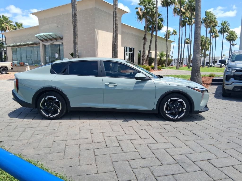 Used 2025 Kia K4 EX FWD image 3