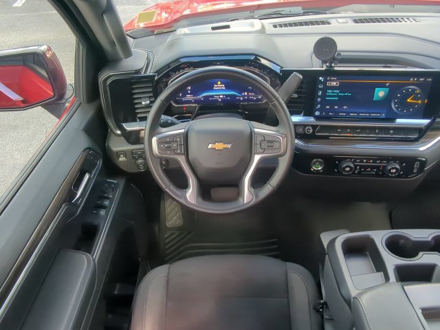 Used 2024 Chevrolet Silverado 1500 LT AWD/4WD image 17