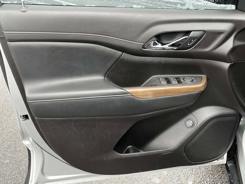 Used 2020 GMC Acadia SLE w/ Driver Convenience Package image 24