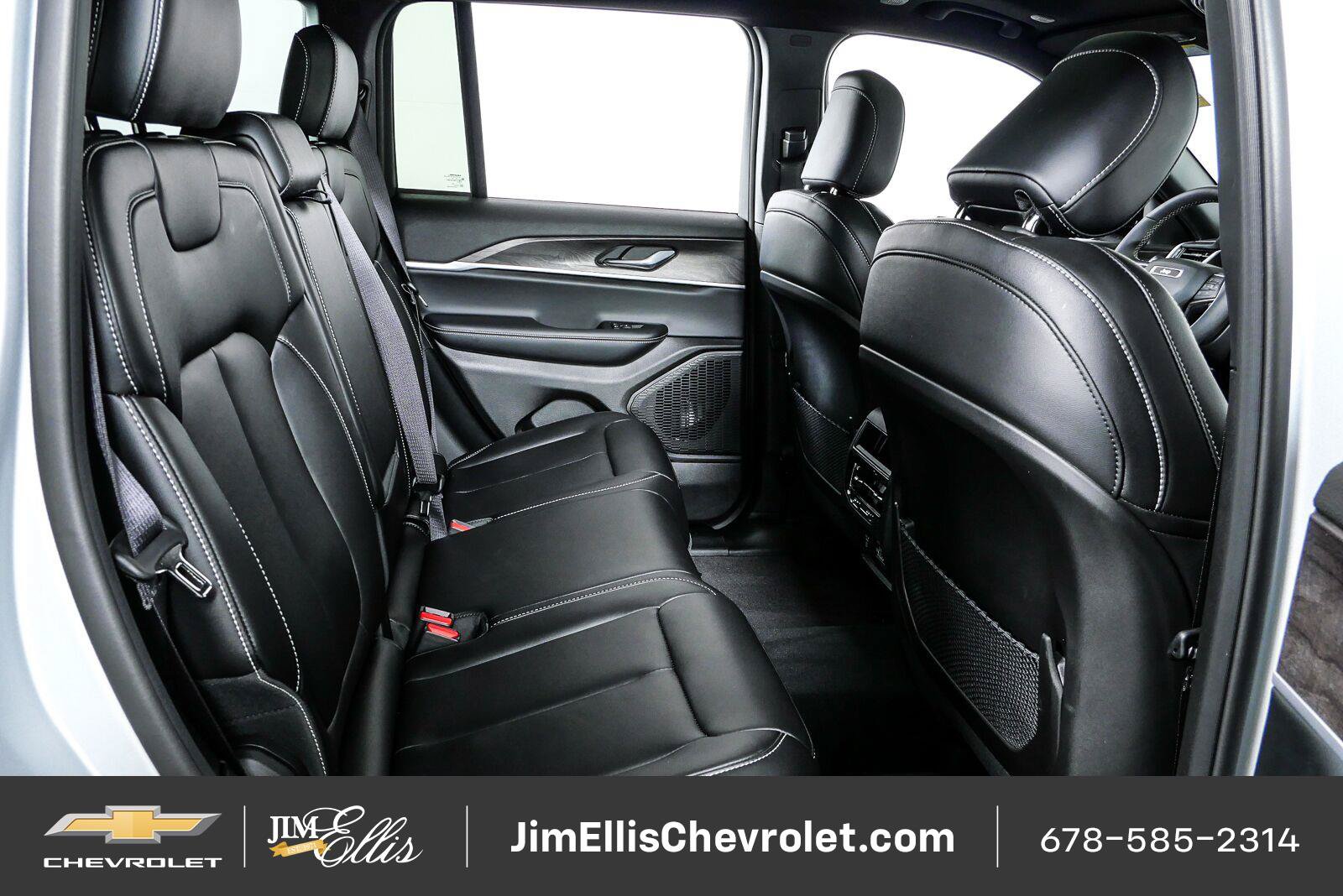 Used 2025 Jeep Grand Cherokee Limited w/ Black Appearance Package RWD image 22