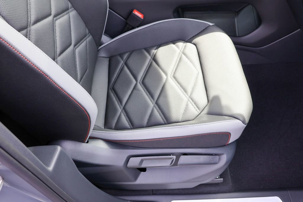 New 2025 Volkswagen Atlas Peak Edition SE image 44