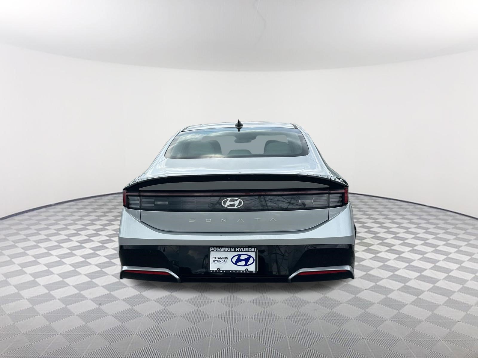 Used 2025 Hyundai Sonata SEL FWD image 6
