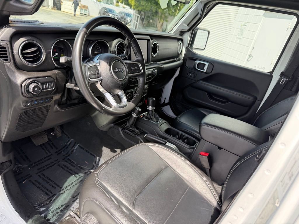 Used 2022 Jeep Wrangler Unlimited Sahara AWD/4WD image 2