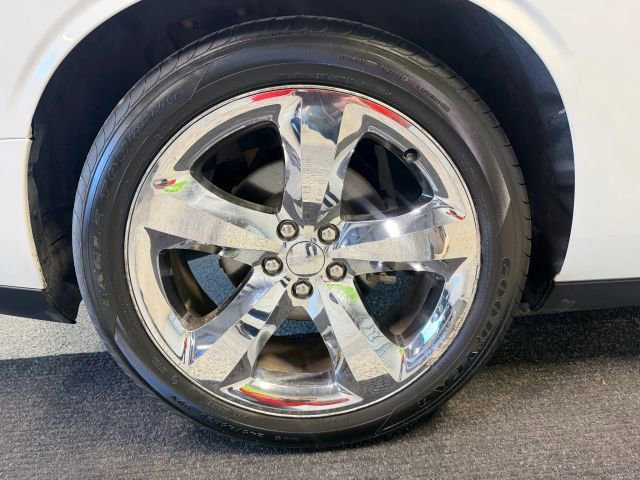 Used 2017 Dodge Challenger R/T w/ Driver Convenience Group image 16