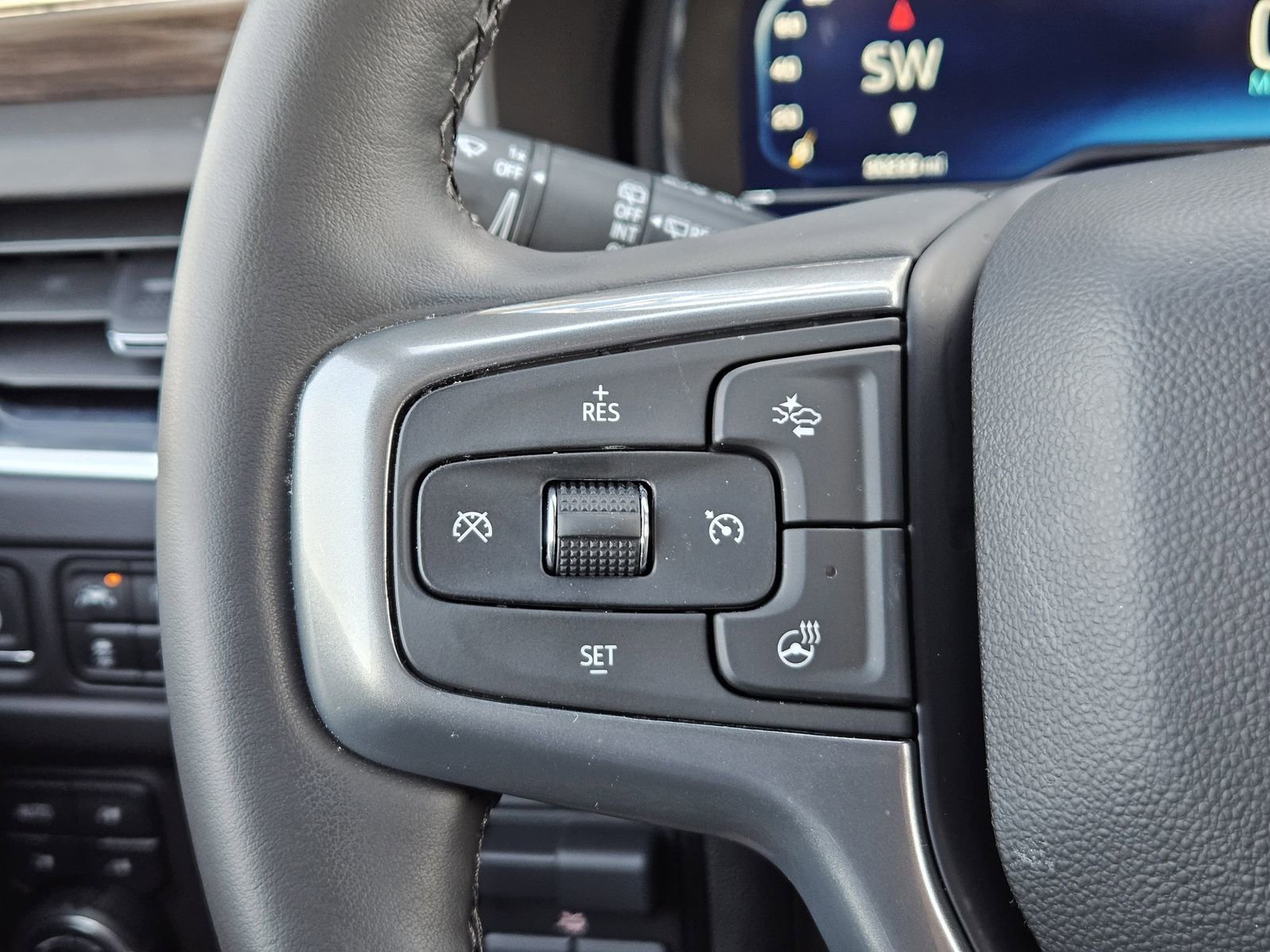 Certified 2024 Chevrolet Tahoe Z71 w/ Luxury Package image 26