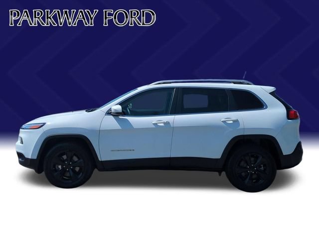 Used 2018 Jeep Cherokee Limited AWD/4WD image 2