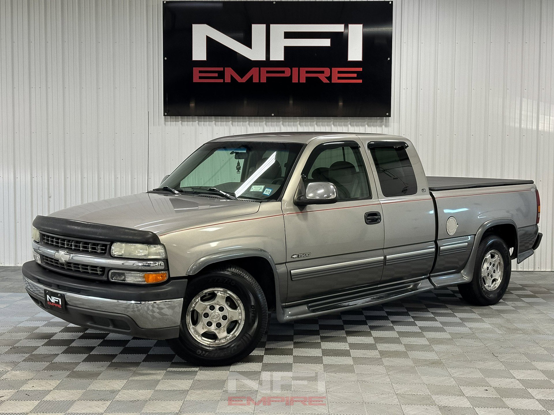 Used 2000 Chevrolet Silverado 1500 LS video 1