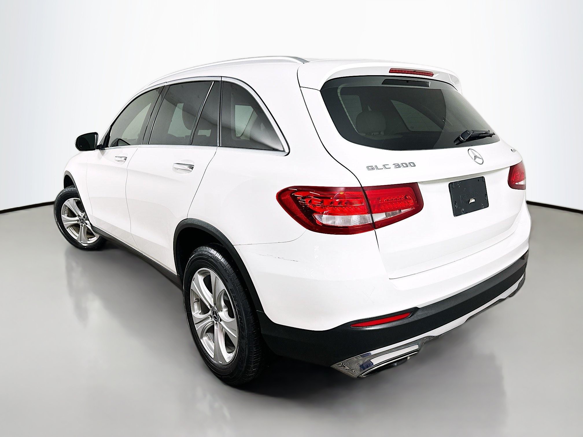 Certified 2018 Mercedes-Benz GLC 300 4MATIC image 5