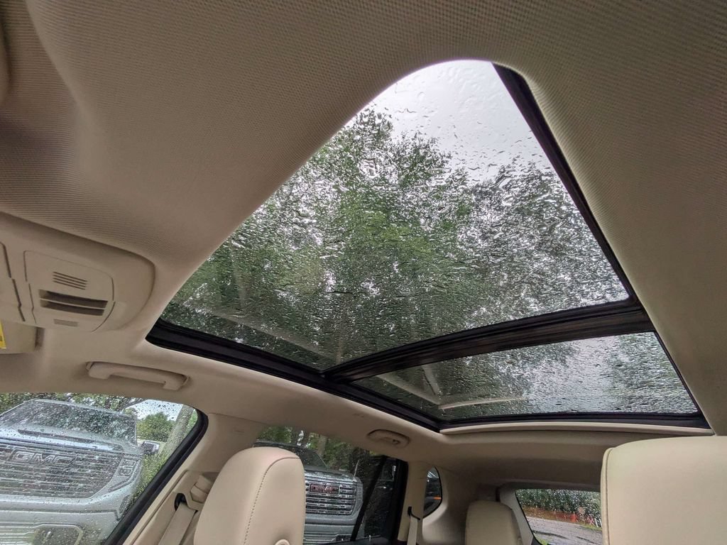 Used 2017 Buick Envision Essence FWD image 21