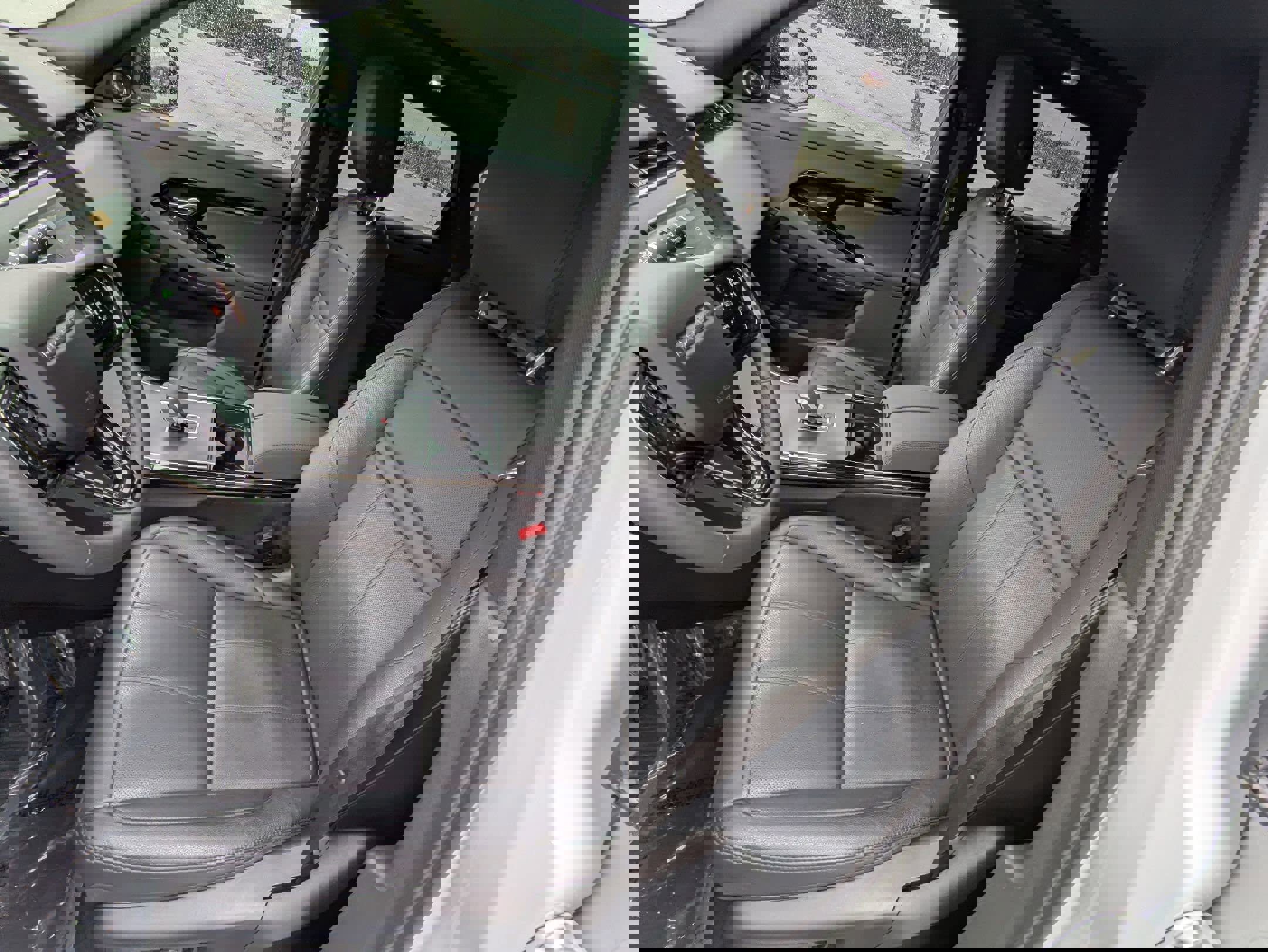 Certified 2024 Land Rover Range Rover Evoque Dynamic SE image 19