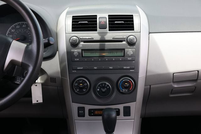 Used 2011 Toyota Corolla LE FWD image 36