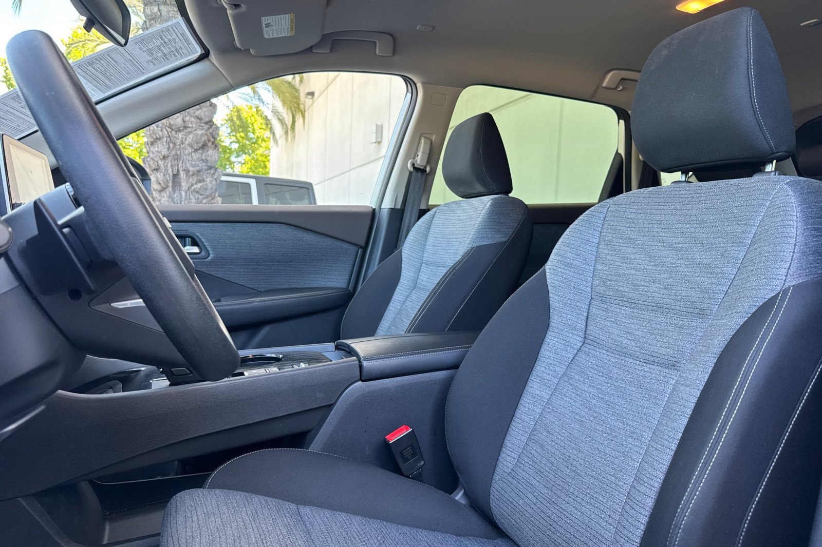 Used 2023 Nissan Rogue SV FWD image 21