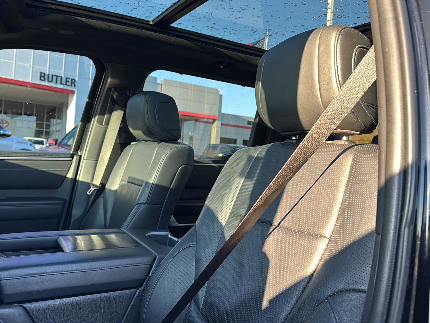 Used 2022 Toyota Tundra Platinum w/ Advanced Package image 26