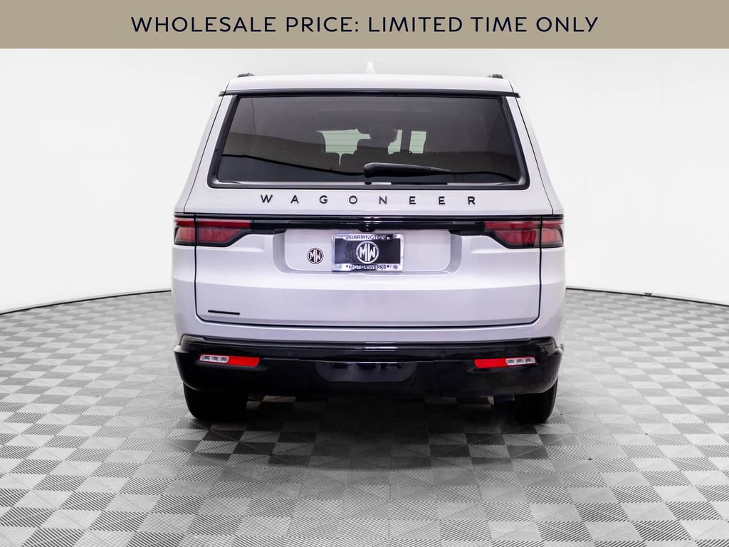 Used 2023 Jeep Wagoneer Series II AWD/4WD image 4