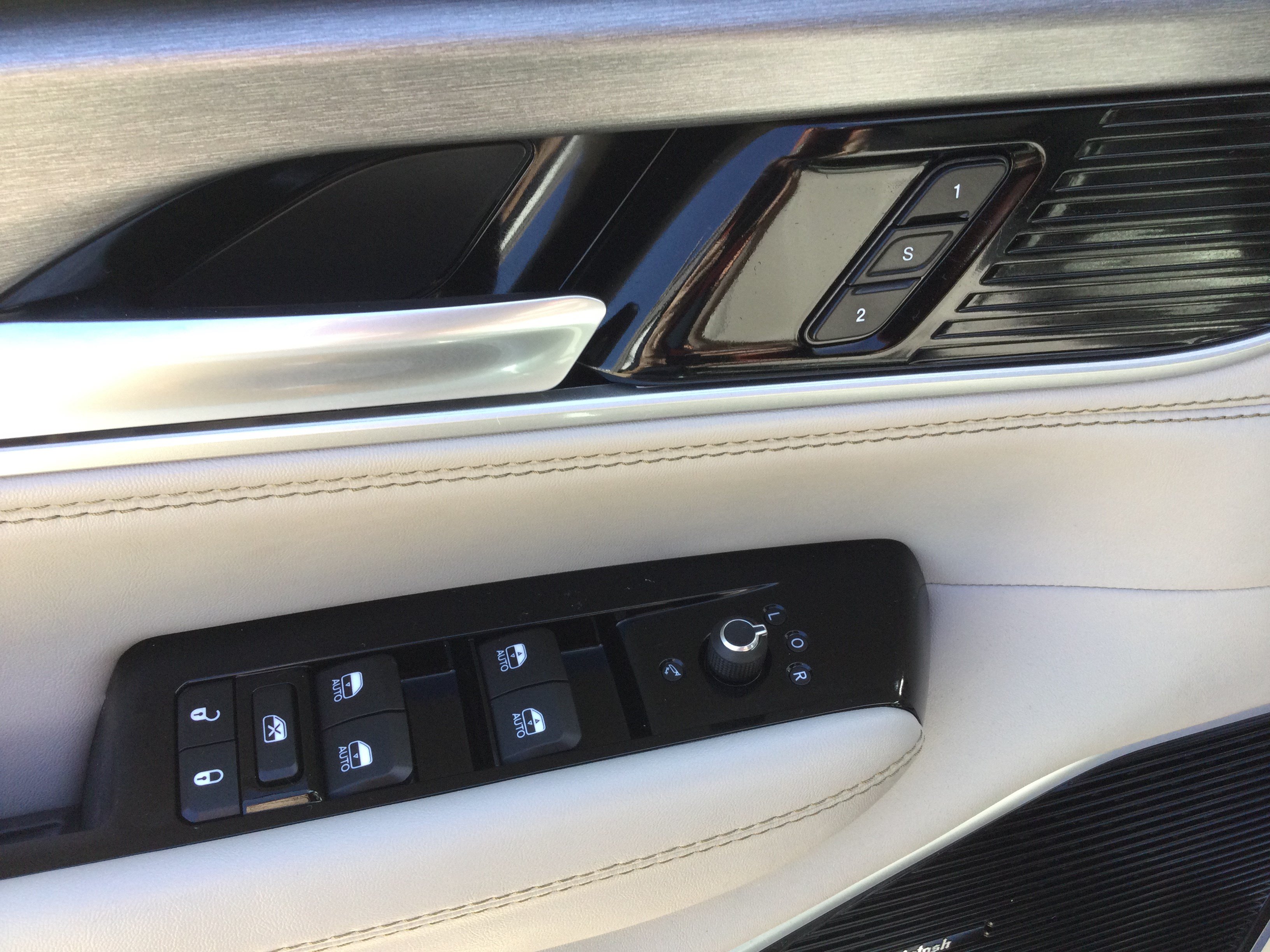 Used 2026 Jeep Grand Wagoneer L Limited AWD/4WD image 16