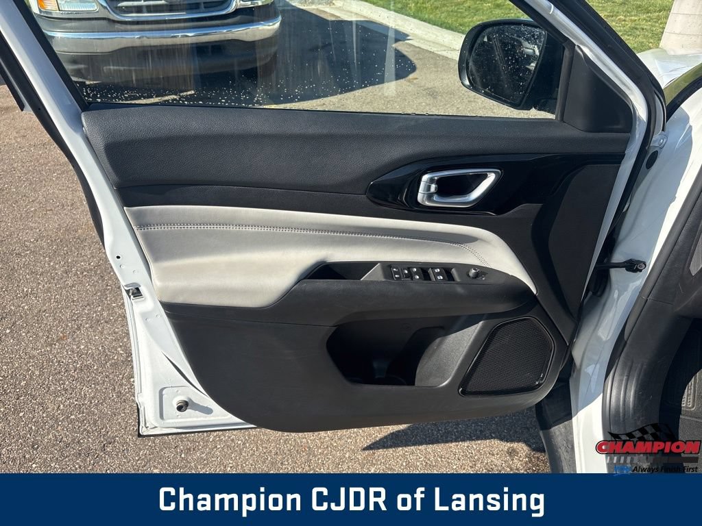 Used 2025 Jeep Compass Limited AWD/4WD image 14