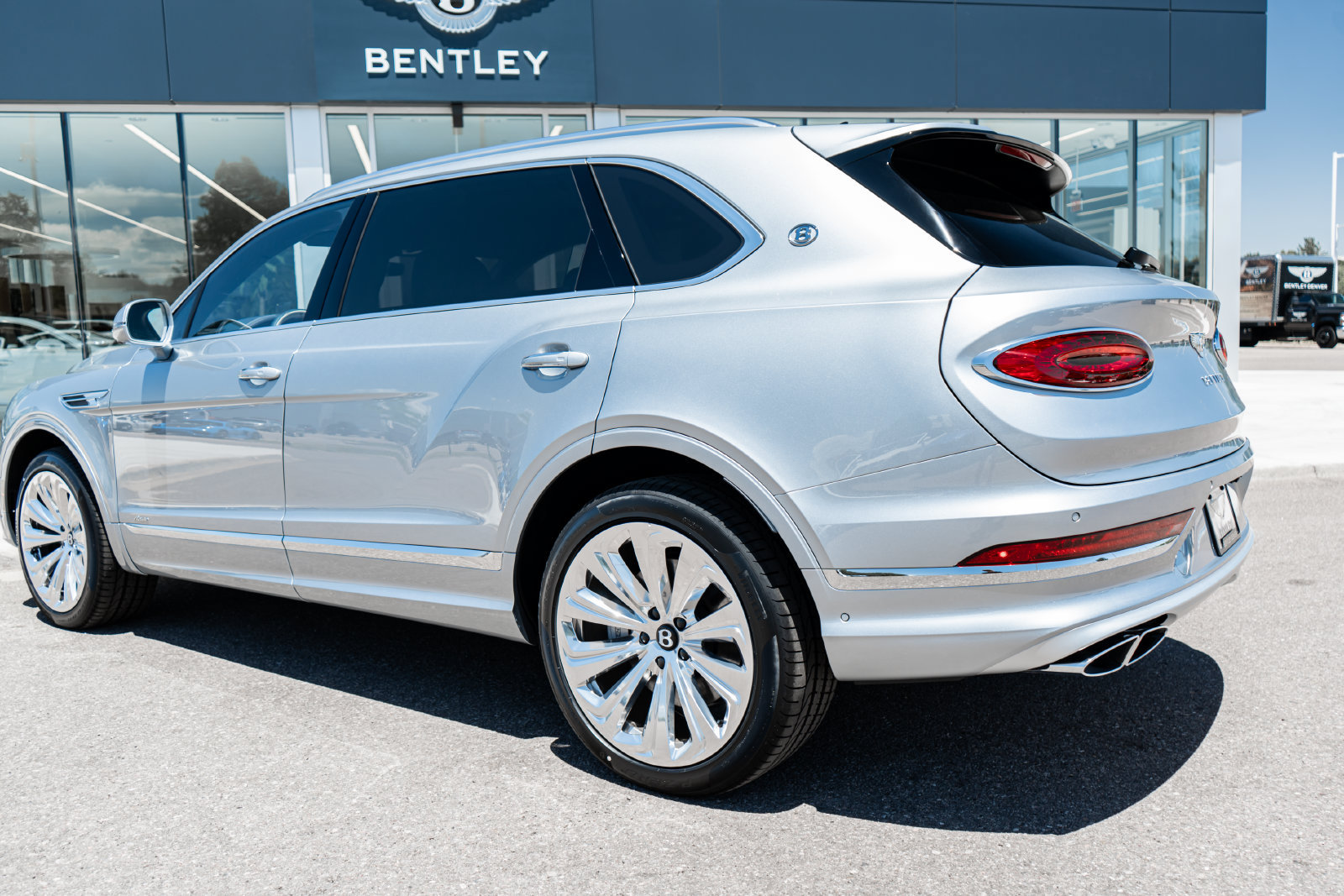 New 2026 Bentley Bentayga Extended Wheelbase AWD/4WD image 9