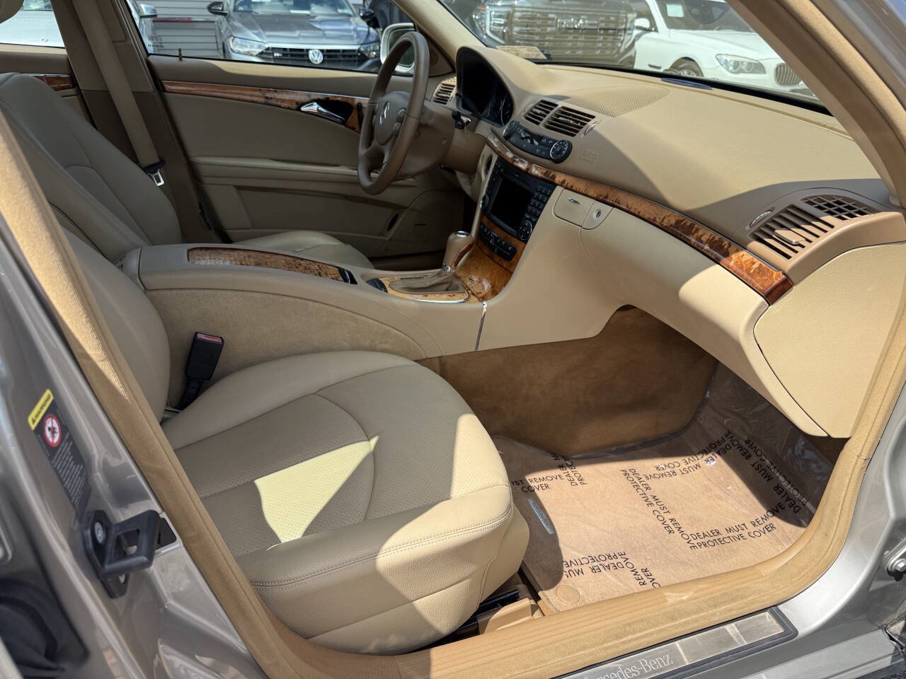 Used 2009 Mercedes-Benz E 350 4MATIC Sedan image 7