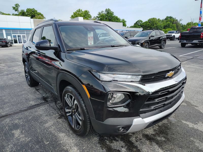 Certified 2023 Chevrolet TrailBlazer LT FWD image 3