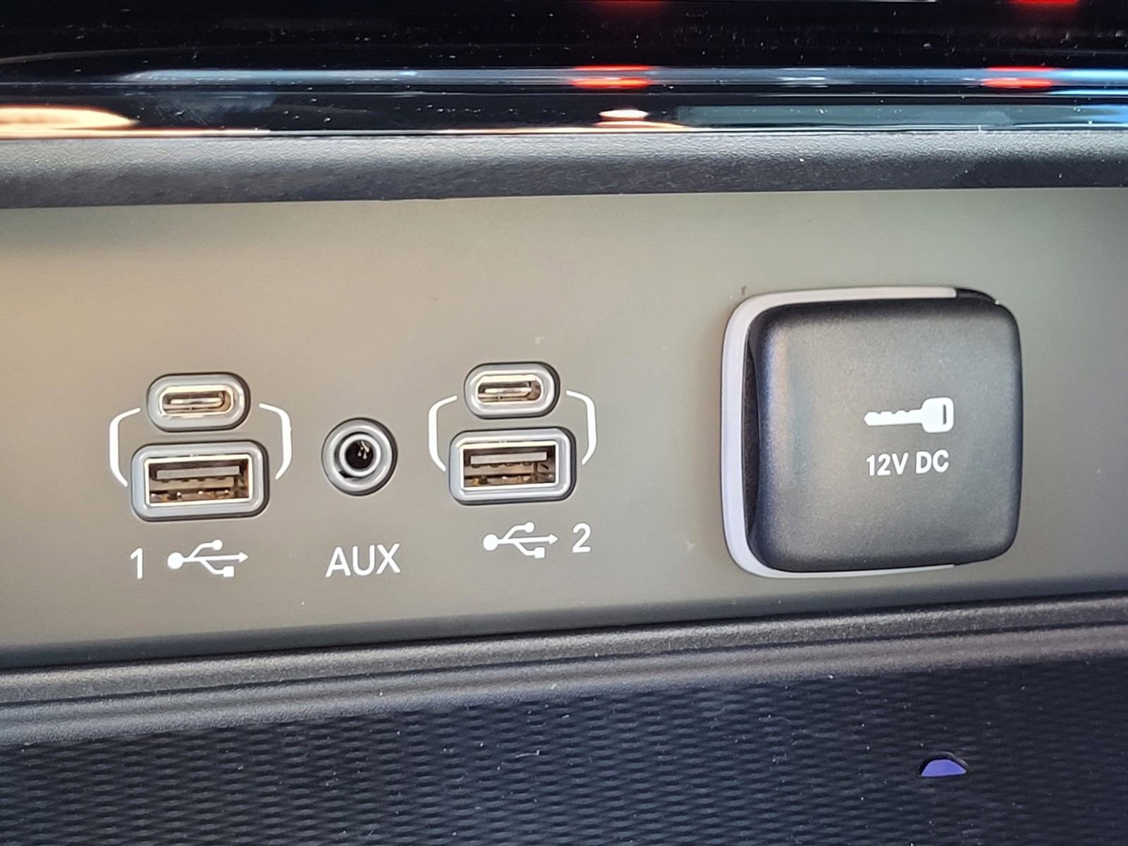 New 2025 Jeep Grand Cherokee Altitude AWD/4WD image 19